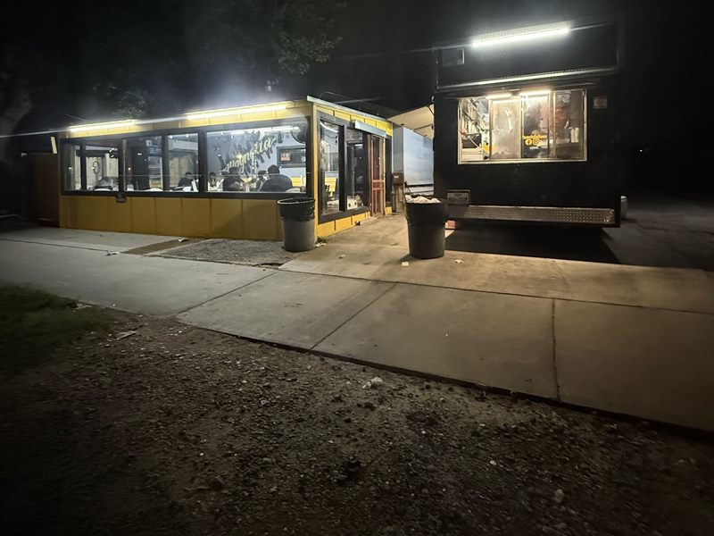 Tacos La Sultana (Food Truck) exterior